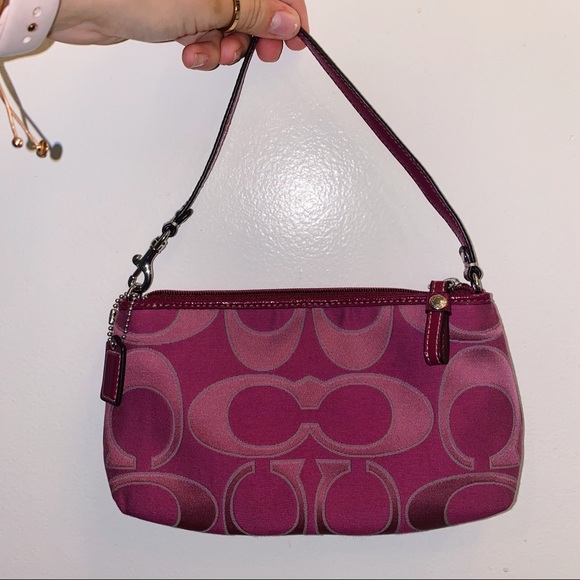 Small pink Coach purse - Picture 3 of 4